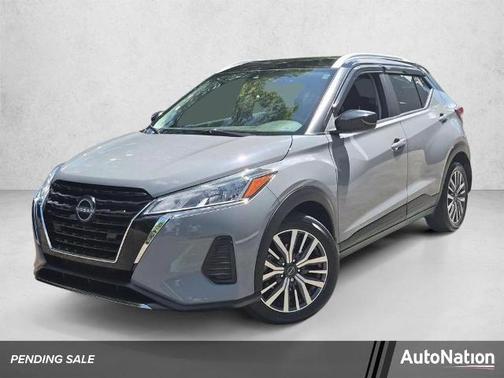 2 Tone Gray / Black 2023 Nissan Kicks SV