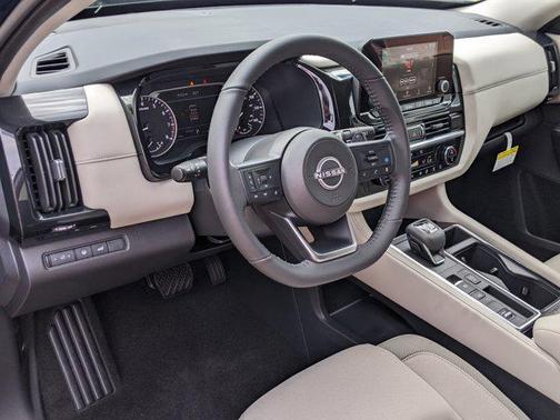 2025 Nissan Pathfinder SV FWD