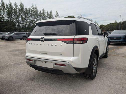 2025 Nissan Pathfinder SL FWD