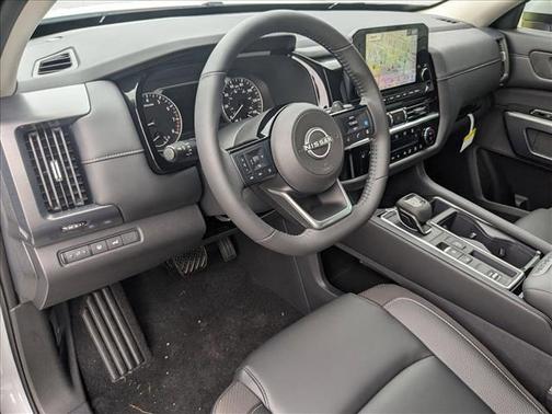 2025 Nissan Pathfinder SL FWD