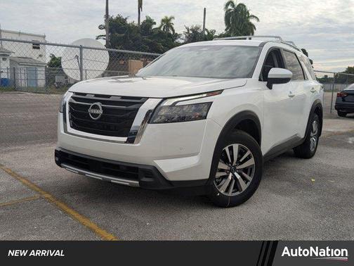 2025 Nissan Pathfinder SL FWD
