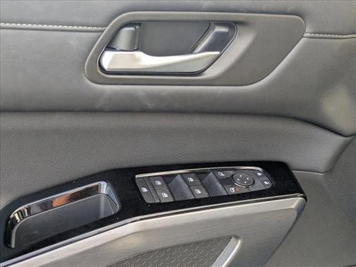 2024 Nissan Pathfinder SL FWD