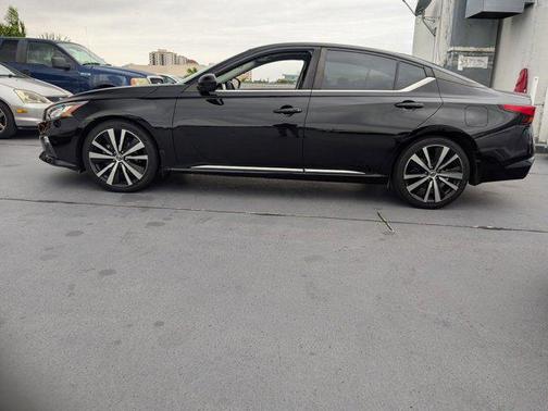 2020 Nissan Altima SR FWD