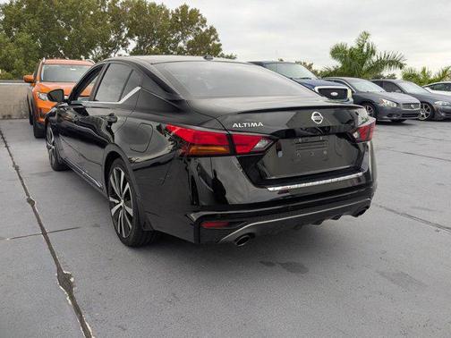 2020 Nissan Altima SR FWD