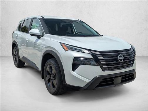 Everest White Pearl Tricoat 2026 Nissan Rogue SV