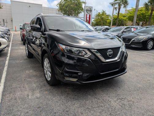 Magnetic Black Pearl 2021 Nissan Rogue Sport SV