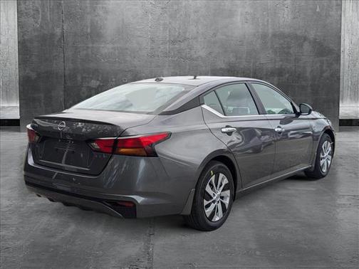 2025 Nissan Altima S FWD
