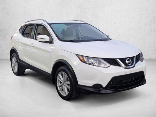 Glacier White 2017 Nissan Rogue Sport SV