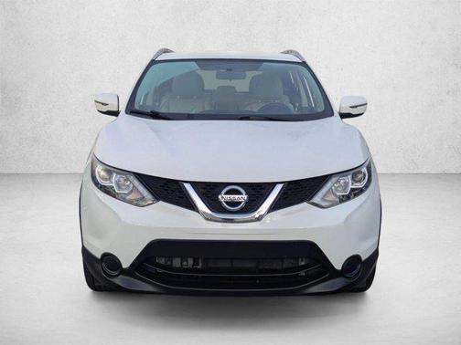 Glacier White 2017 Nissan Rogue Sport SV