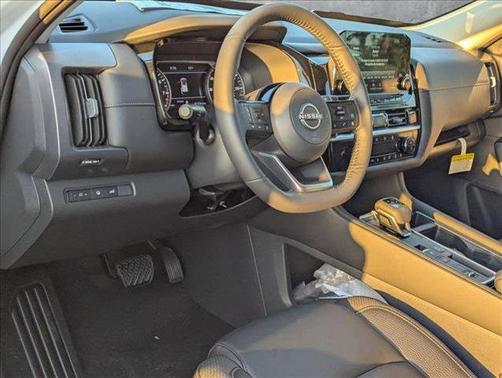 2025 Nissan Pathfinder SL FWD