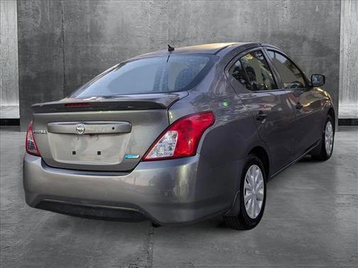 2016 Nissan Versa 1.6 S+