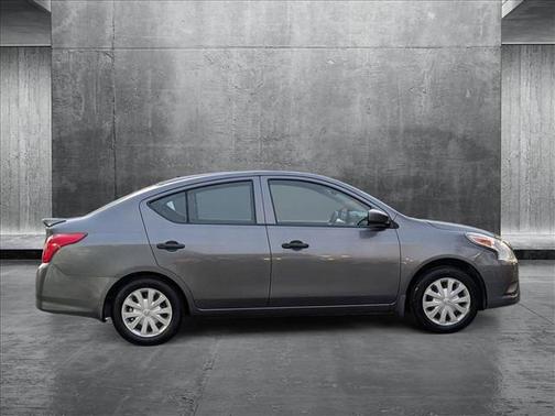 2016 Nissan Versa 1.6 S+