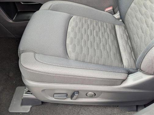 2025 Nissan Pathfinder SV FWD