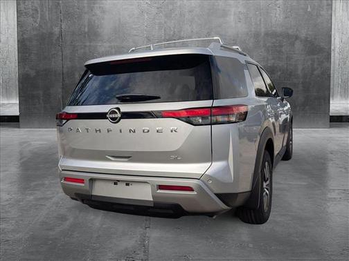 2025 Nissan Pathfinder SL FWD