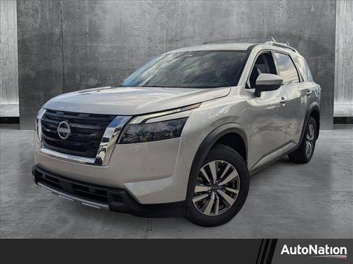 2025 Nissan Pathfinder SL FWD