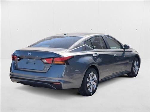 2025 Nissan Altima S FWD