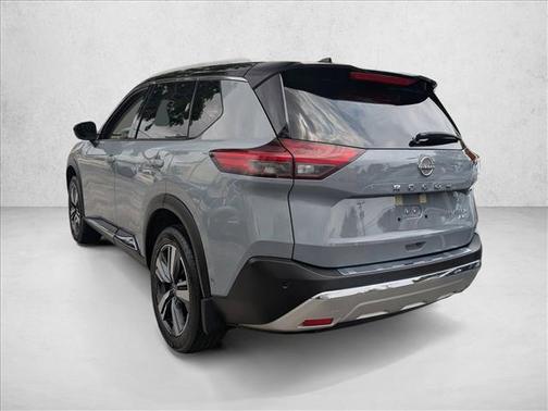 Boulder Gray Pearl/Super Black 2023 Nissan Rogue Platinum