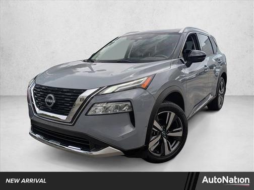 Boulder Gray Pearl/Super Black 2023 Nissan Rogue Platinum