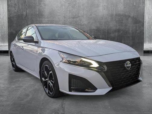 2025 Nissan Altima SR FWD