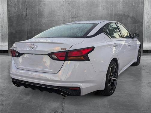 2025 Nissan Altima SR FWD