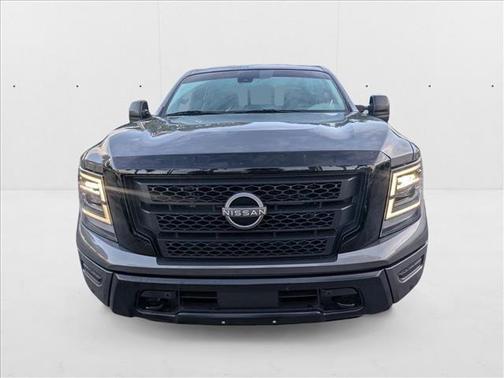 2023 Nissan Titan SV