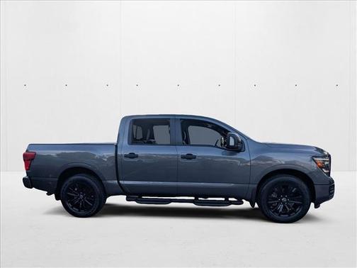 2023 Nissan Titan SV