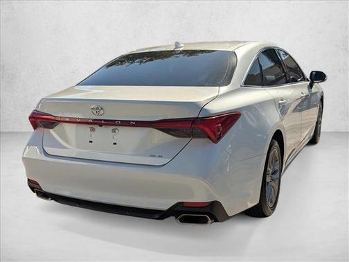 2020 Toyota Avalon XLE