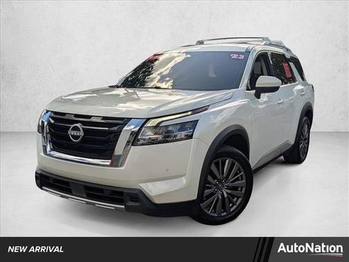 2023 Nissan Pathfinder SL FWD