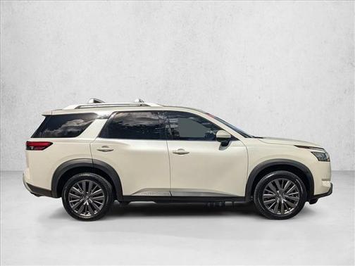 2023 Nissan Pathfinder SL FWD