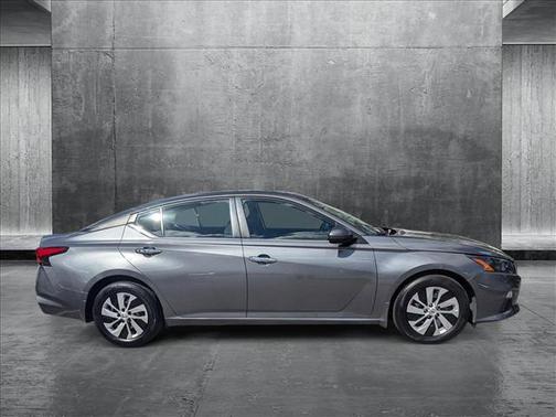2022 Nissan Altima S FWD
