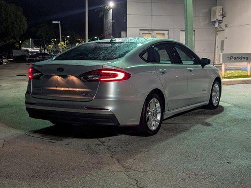 2019 Ford Fusion Hybrid SE