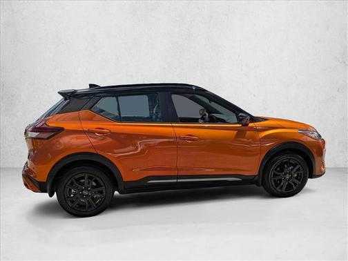 Monarch Orange Metallic/Super Black 2023 Nissan Kicks SR