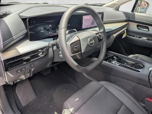Everest White Pearl Tricoat/Super Black 2026 Nissan Murano Platinum