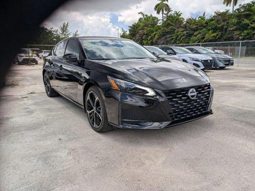 Super Black 2026 Nissan Altima SR FWD