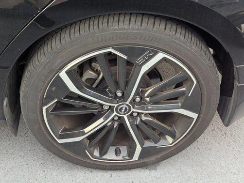 Super Black 2024 Nissan Altima SR FWD