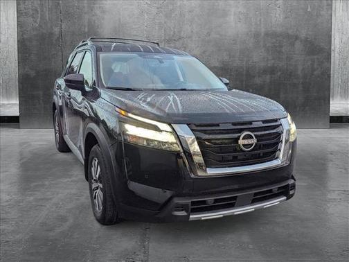 2025 Nissan Pathfinder SL FWD
