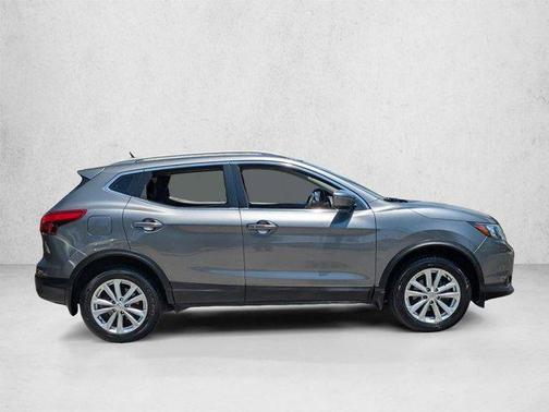 Gun Metallic 2018 Nissan Rogue Sport SV