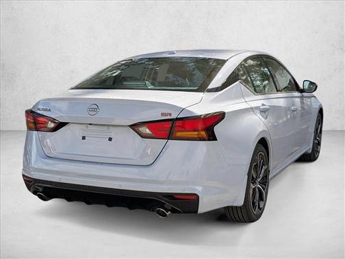 2025 Nissan Altima SR FWD