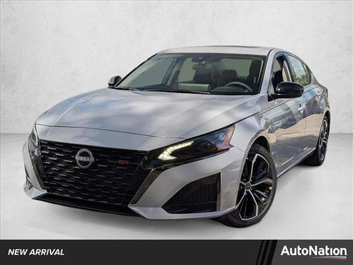 2025 Nissan Altima SR FWD