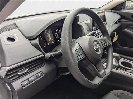 2025 Nissan Altima S FWD