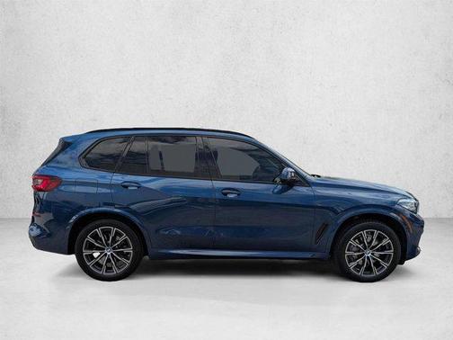Phytonic Blue Metallic 2023 BMW X5 xDrive40i