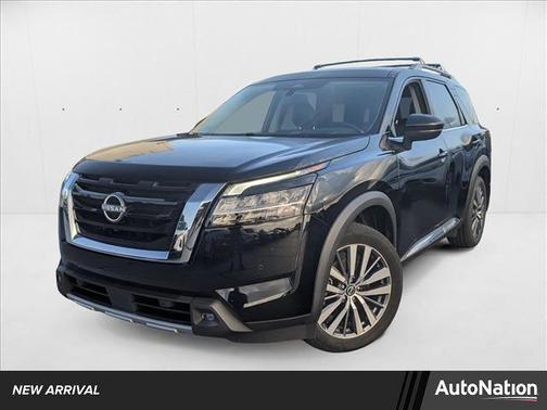 2022 Nissan Pathfinder Platinum 2WD