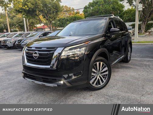 2022 Nissan Pathfinder Platinum 2WD
