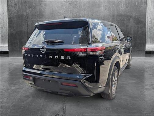 2025 Nissan Pathfinder S FWD