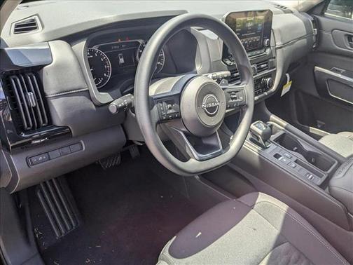 2025 Nissan Pathfinder S FWD