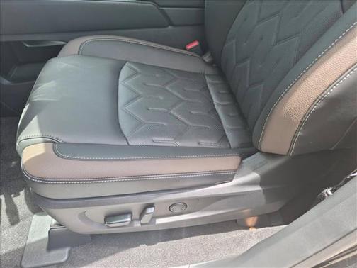 Super Black 2026 Nissan Pathfinder Platinum