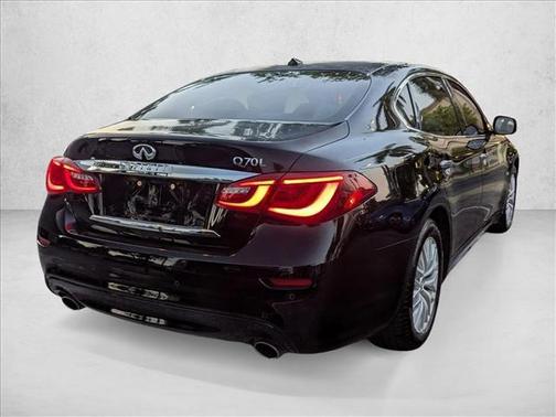 2015 INFINITI Q70L 3.7