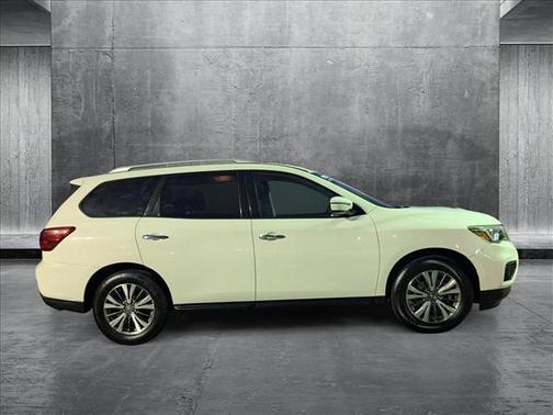 2019 Nissan Pathfinder SV