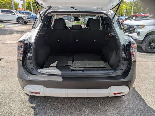 Fresh Powder 2025 Nissan Kicks SV