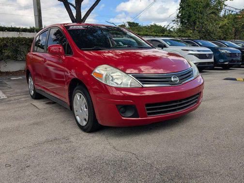 2010 Nissan Versa 1.8 S